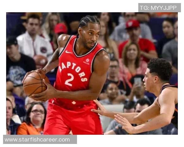 红衫姚明的传奇之路：从篮球巨星到文化符号的蜕变与影响